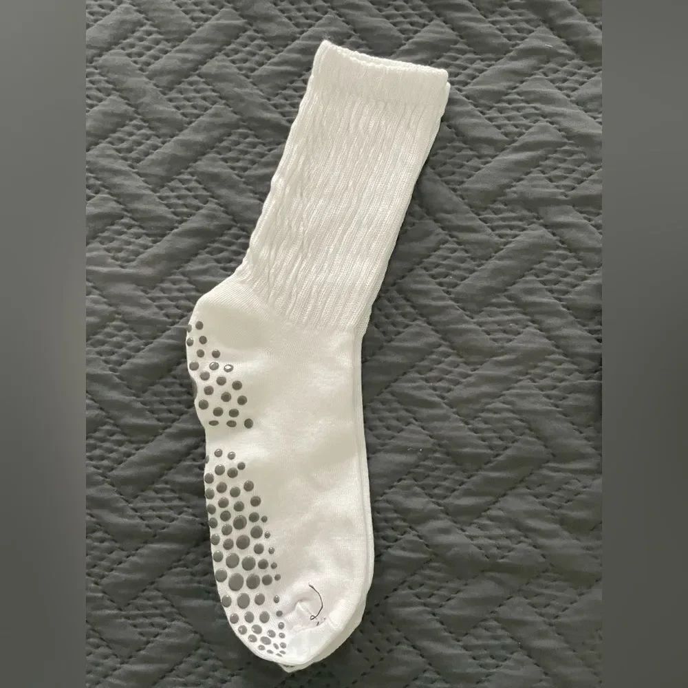 Non-Slip Grip Socks Bundle - Picture 4 of 5